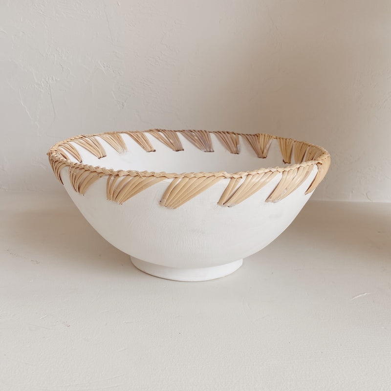 LUA CLAY BOWL WHITE - RATTAN WEAVE