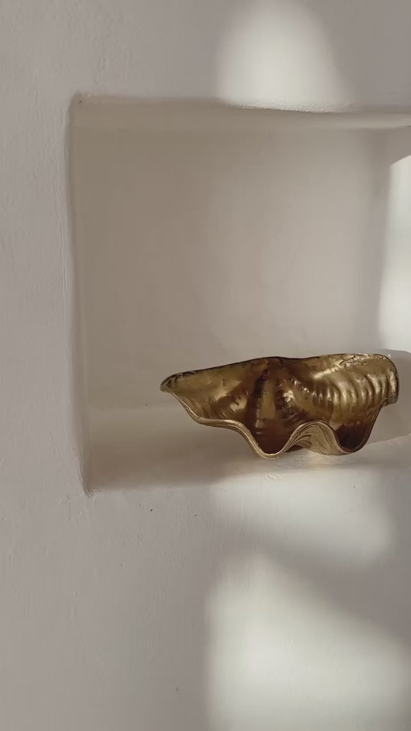 BRASS CLAM SHELL BOWL