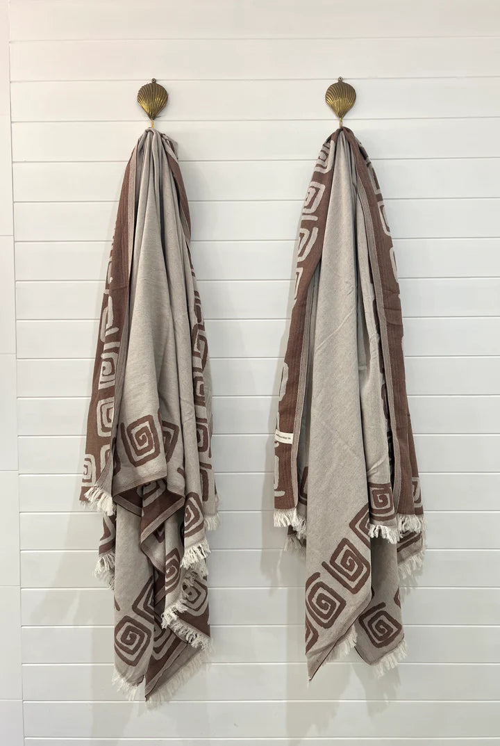 ONE FINE SUNDAY | THE FOREVER TOWEL XL / THROW - COCOA
