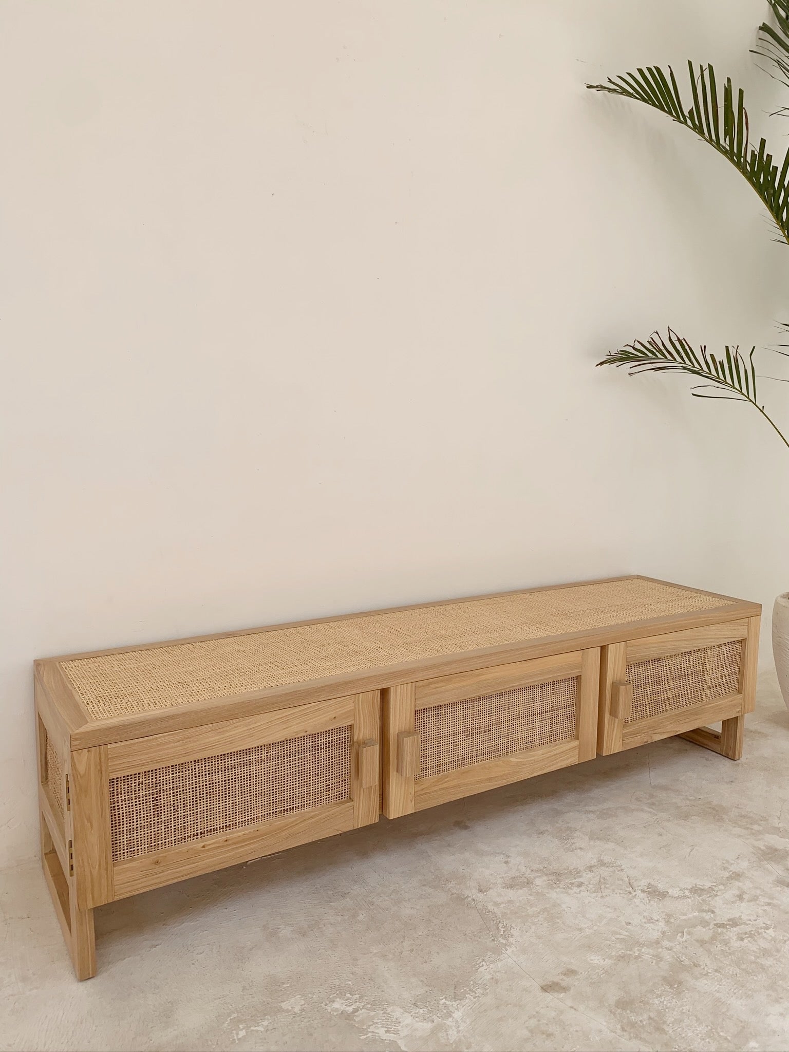 DUNE TIMBER & RATTAN ENTERTAINMENT UNIT – HELLO TRADER