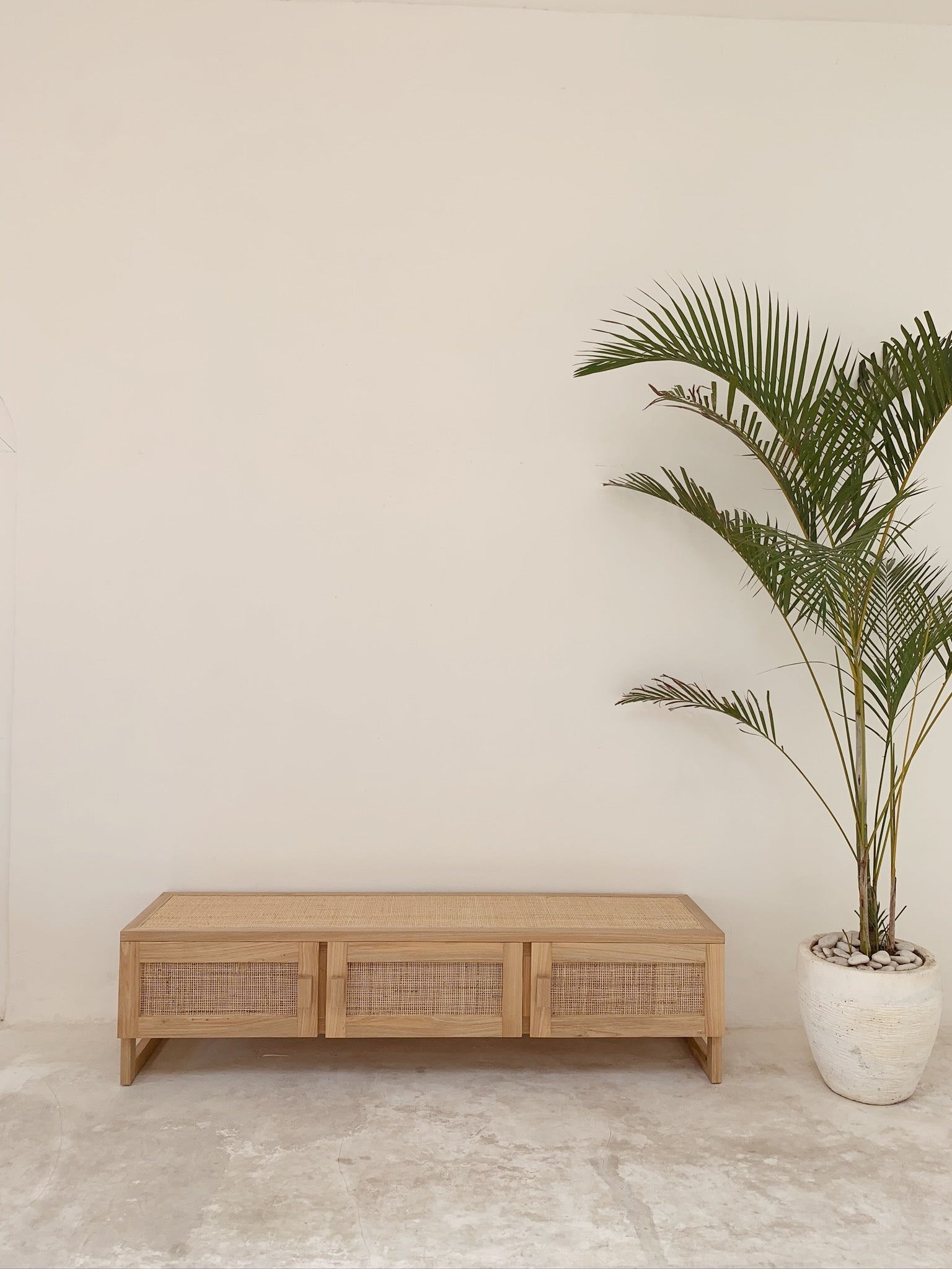 DUNE TIMBER & RATTAN ENTERTAINMENT UNIT – HELLO TRADER